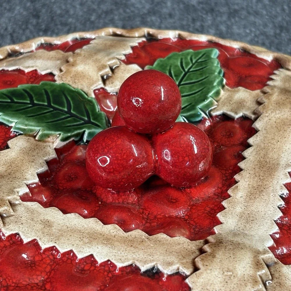 Cherry Pie Dish W/Lid  11